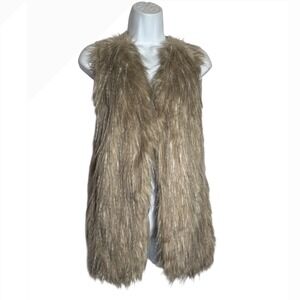 Sebby‎ Collection Faux Fur Vest Size Large Beige Sweater Knit PERFECT